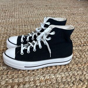 Chuck Taylor All Star Lift Hi Sneaker